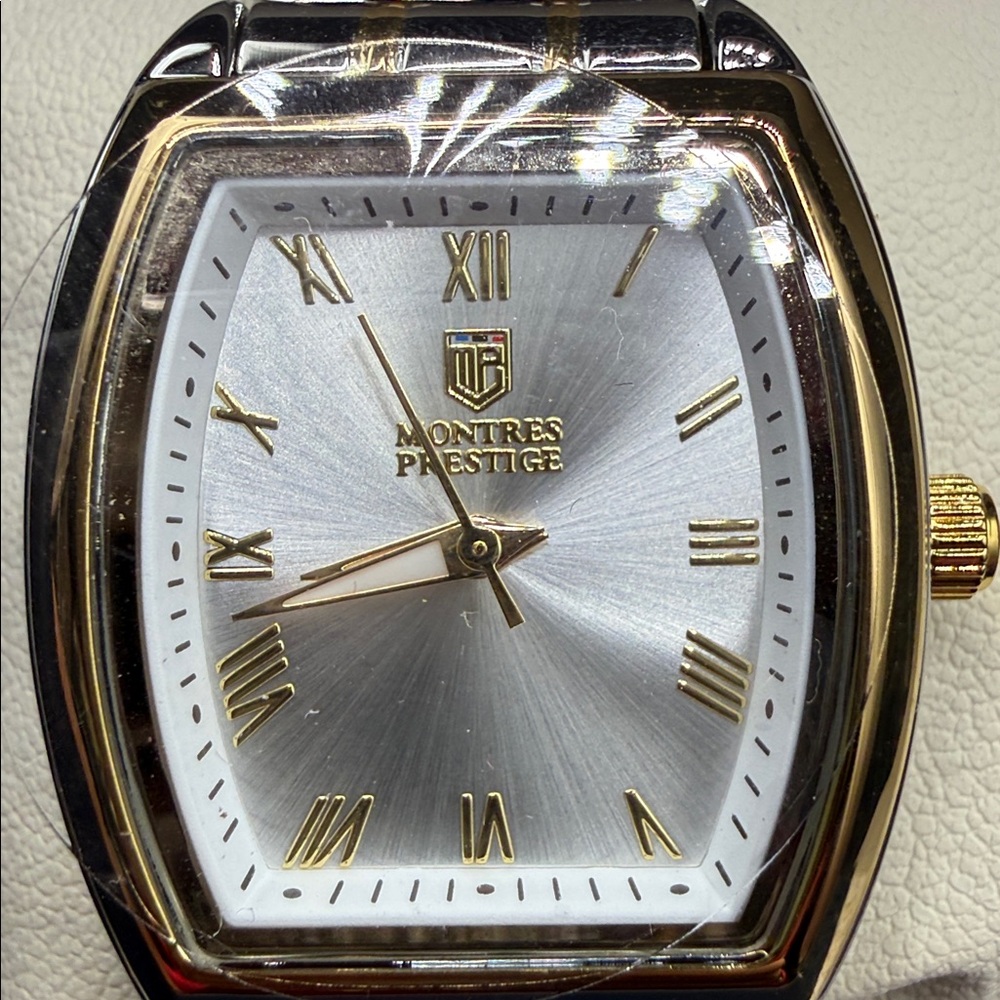 Montres New by invicta Prestige Silver and Gold Watch